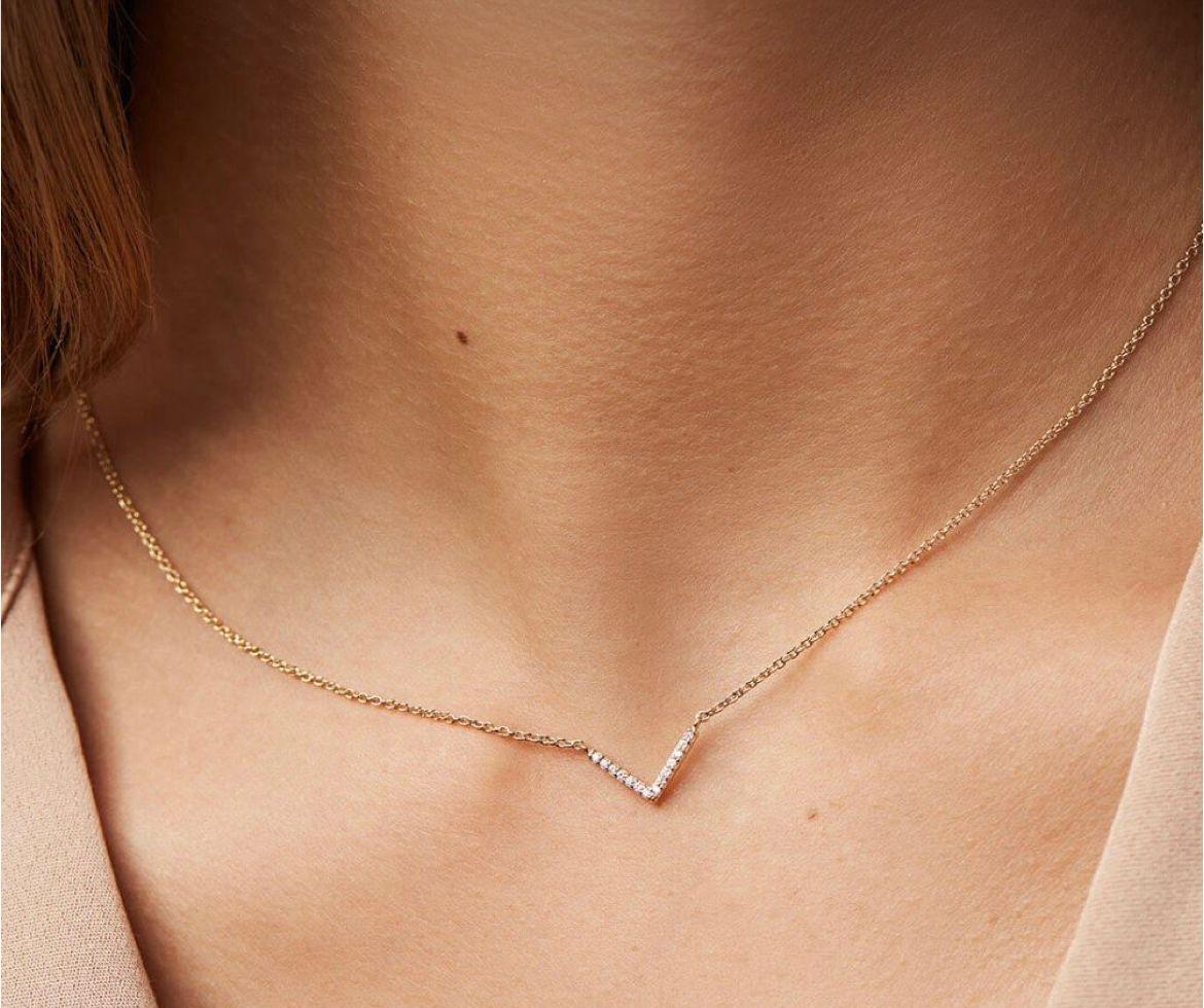 Minimal V Line Necklace