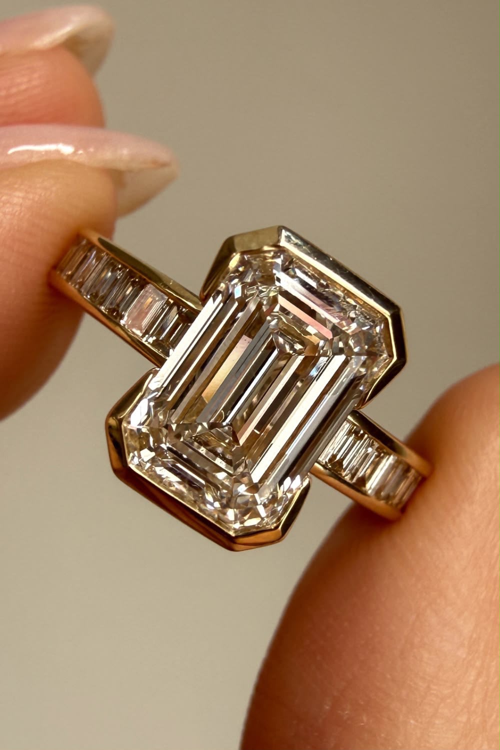 Champagne Geometric Statement Ring