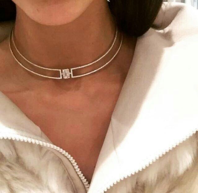 a close-fitting chain with a rectangular center detail