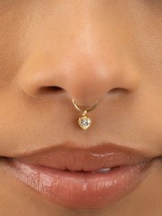 Dancing Dew Nose Pin