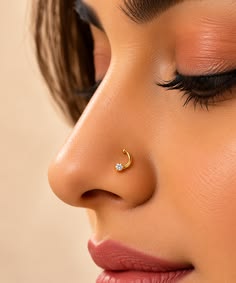 Crescent Dew Nose Pin