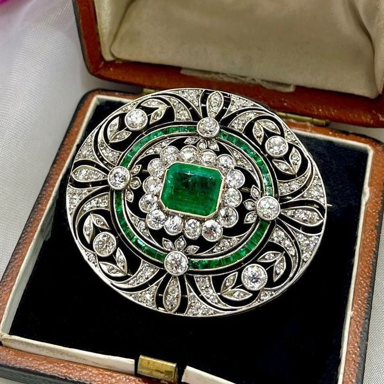 Emerald Heritage Oval Brooch