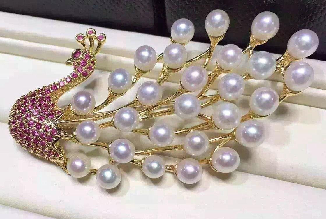 Regal Pearl Fan Brooch