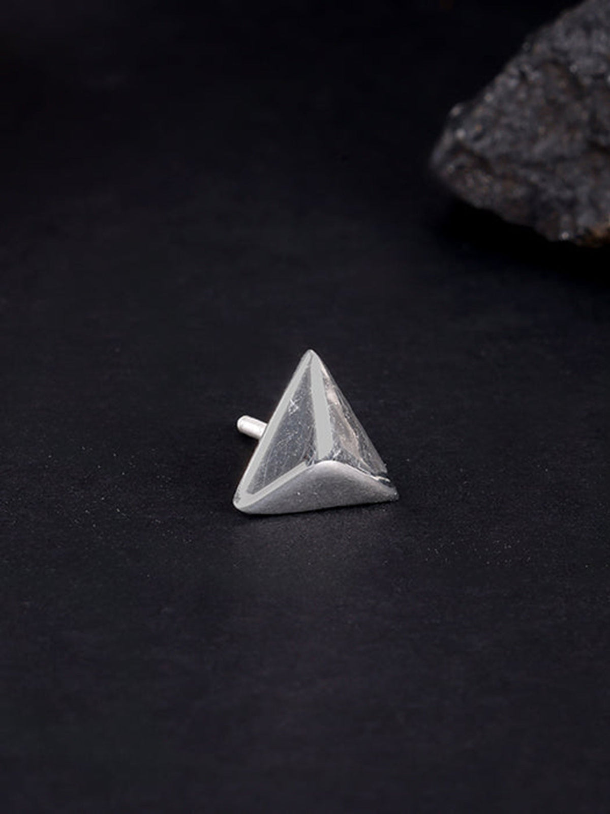 Trigon Gleam Nose Pin