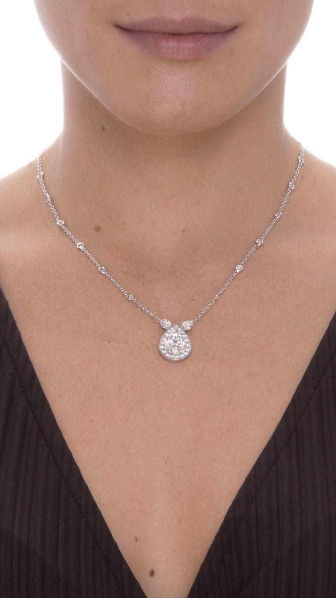 layered chains with small hanging geometric details
