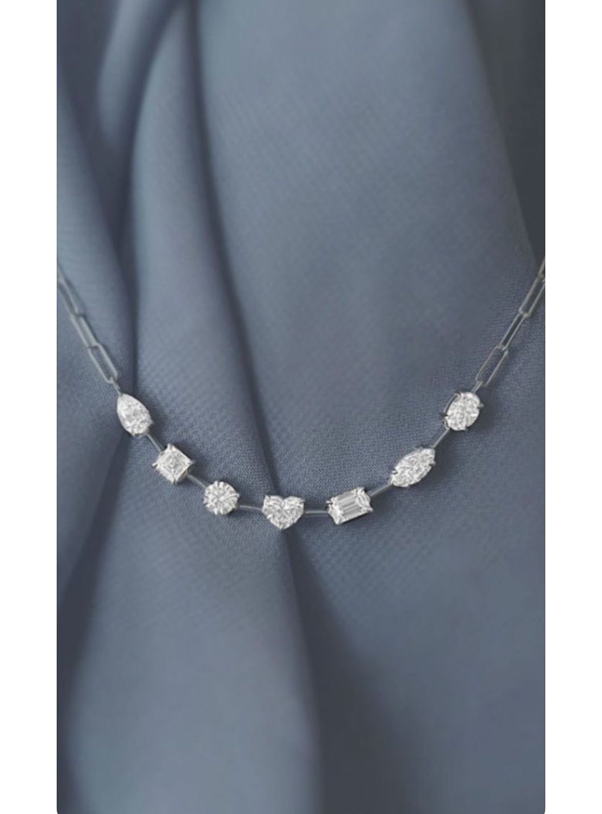 a fine chain with evenly spaced pale accents