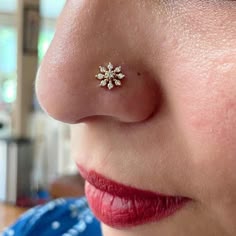 Snowlace Rosette Nose Pin