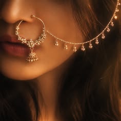 Heritage Garland Nose Pin