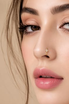 Heirloom Sprig Nose Pin